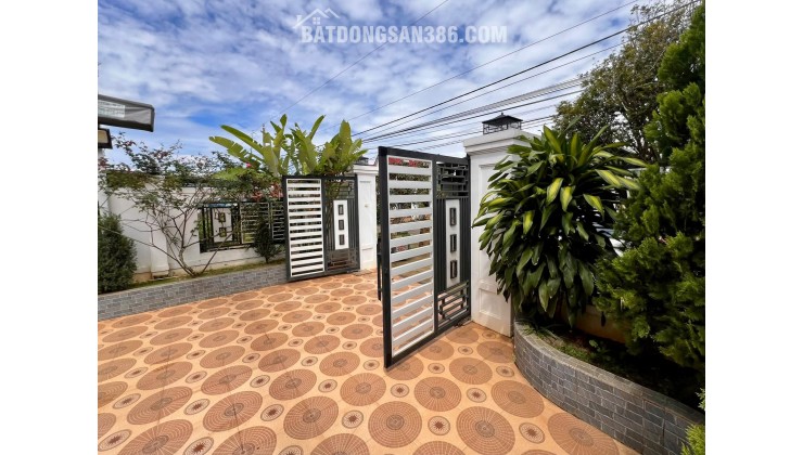 Cần Bán Nhà 413m², 240m² Đất Ở, Mặt Đường Nhựa 8m, 4 Phòng Ngủ